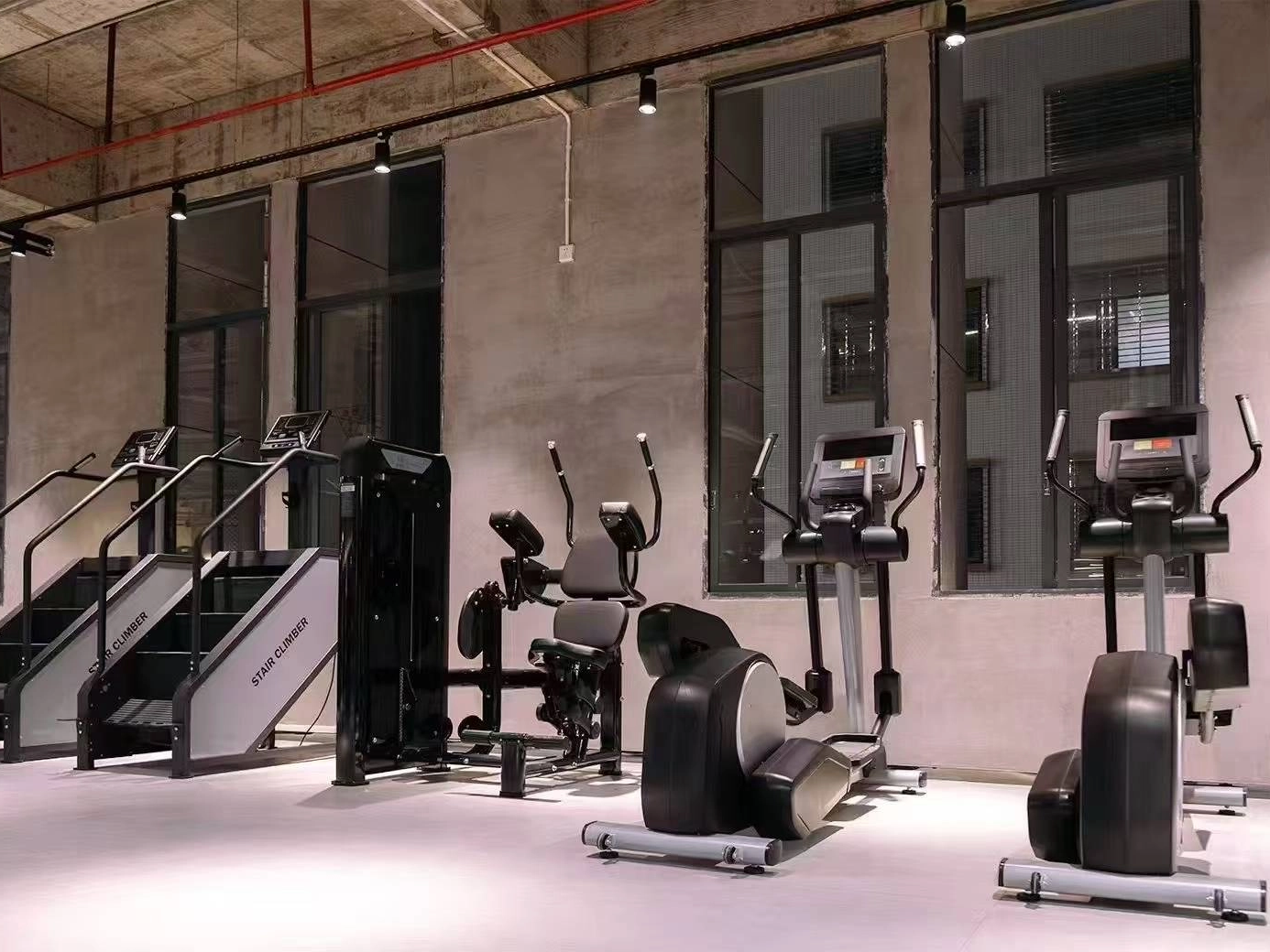 Paghahambing ng Commercial at Home Exercise Bike: Ang Kailangan Mong Malaman