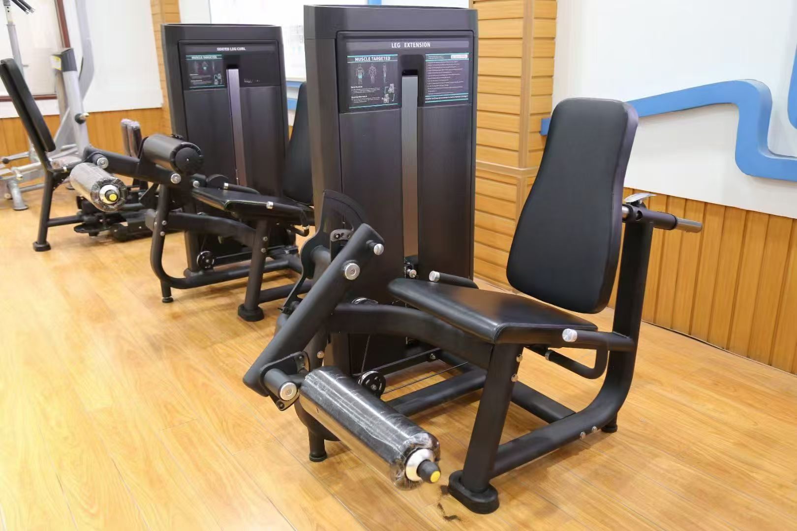 ارفع مساحة لياقتك البدنية: مجموعة معدات تدريب القوة التجارية من XYS Fitness
